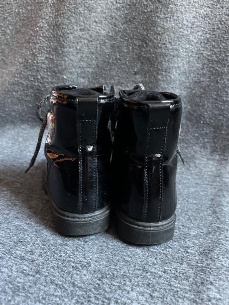 Prechodná jemne zateplene lakovane topanky, sinsay,27