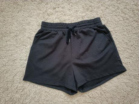 Šortky, m