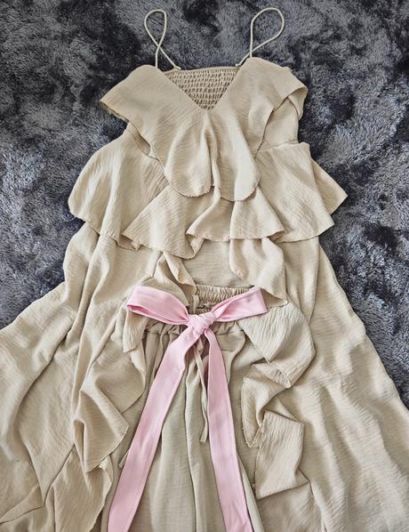 Krasny bezovy komplet, 