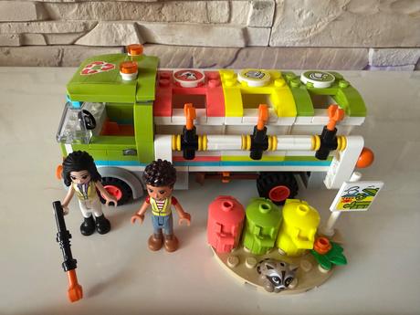 Lego friends smetiarske auto, 