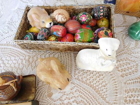 Veľkonočné kraslice drevené a iné, keramický zajko, 