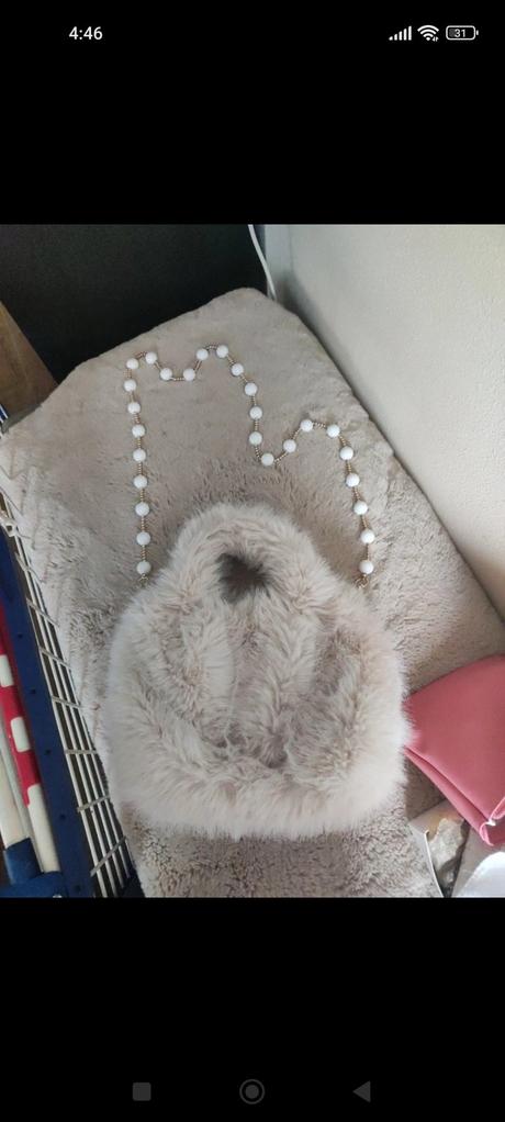 Dámska chlpatá kabelka, 