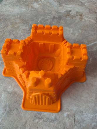 Forma na tortu - hrad, 