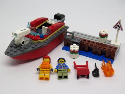 Lego city 60213 dock side fire,