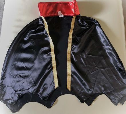 110/116 plast ku kostymu,upír,drakula,5-6 r., 