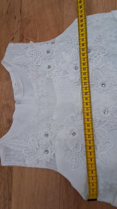 Šaty na 1.sv.prijímanie, 152