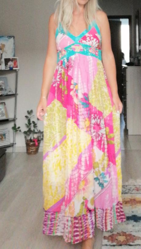 Nádherné farebné šaty, s
