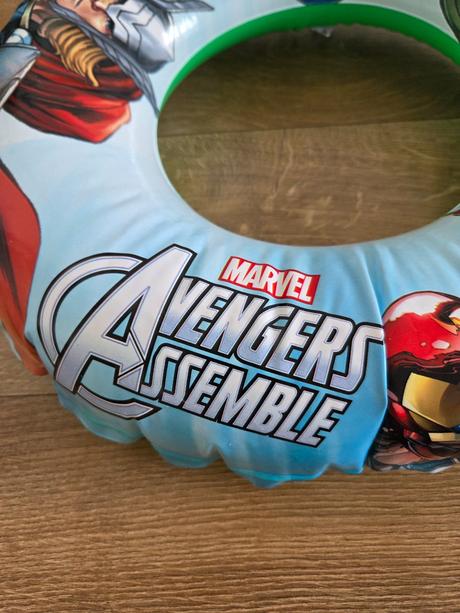 Nafukovacie koleso avengers,