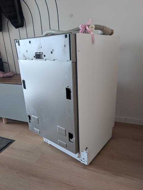 Umývačka riadu - vstavaná / 45cm, beko