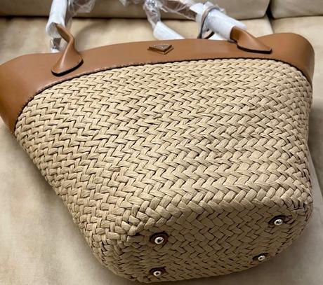 Nová kabelka guess s dustbagom a visačkou, guess