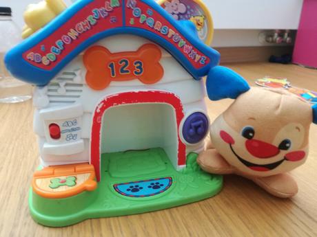 Fisher-price domcek so psíkom,