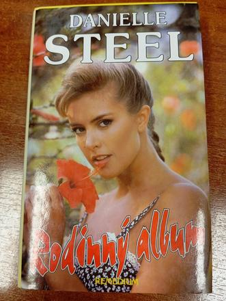 Danielle steel rodinný album,