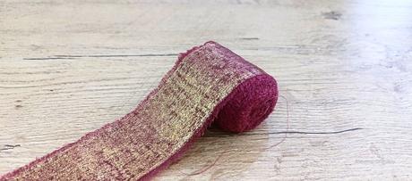 Ozdobná stuha 45 mm - vínová so zlatým vláknom, 