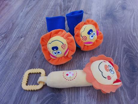 Papučky + hrkalka, 