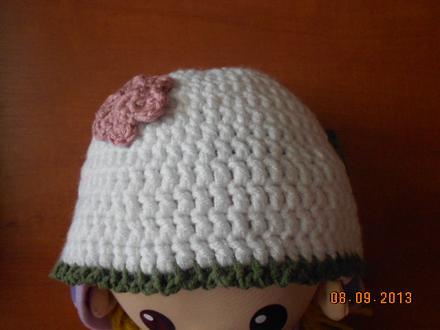 Čiapka s tromi kvetmi, 92