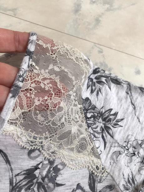 Kvetované triko s krajkou, l