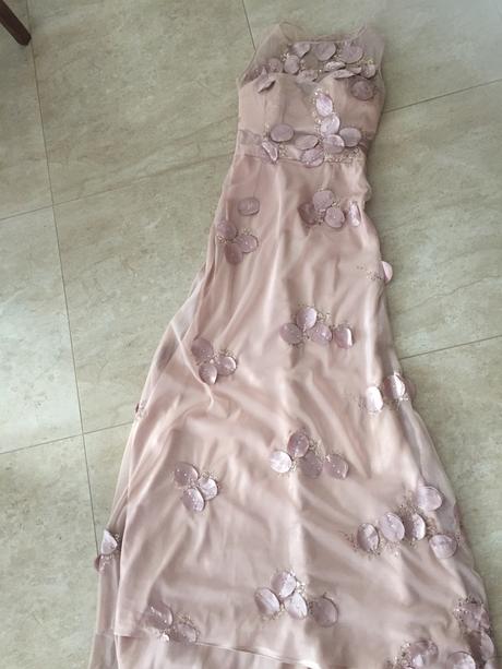 Spoločenské šaty, 36