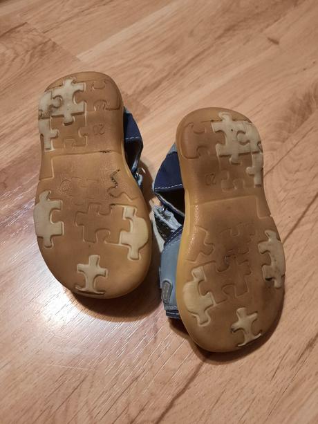 Kožene sandalky, 18