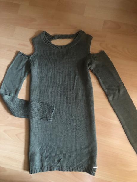 Pulover s odhalenymi ramenami, mohito,s