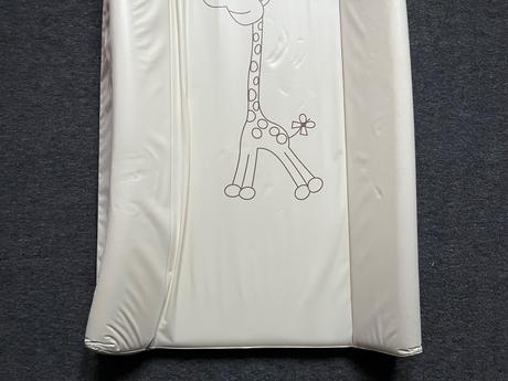 Tvrdá prebaľovacia podložka žirafka, 