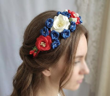 Čelenka zo saténových lúčnych kvetov, 