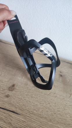 Držiak na nápoje, fľaše na bicykel - plastový, 