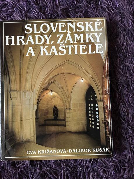 Slovenské hrady, zámky a kaštiele,