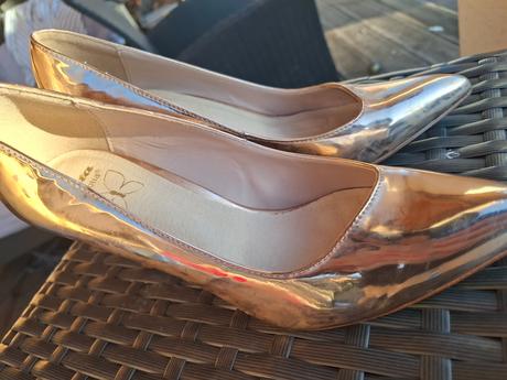 Krásne lodičky od baťu- ružové zlato, baťa,37