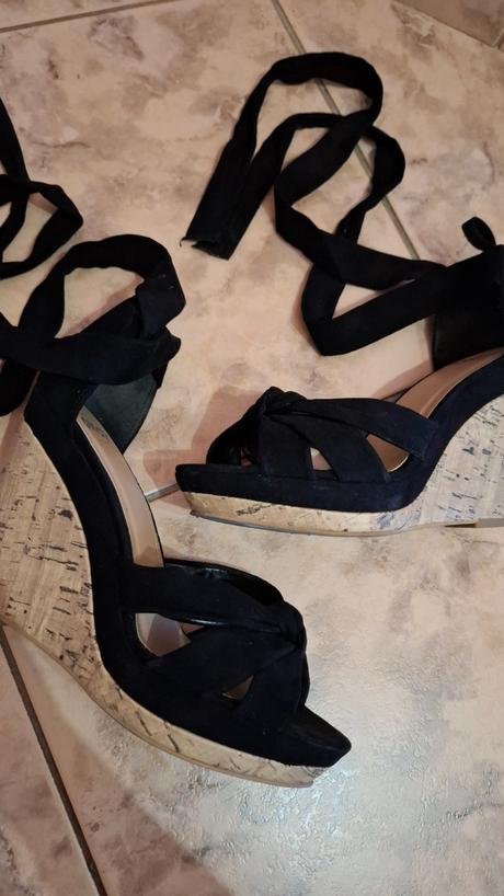 Sandale s viazanim okolo nohy, humanic,39