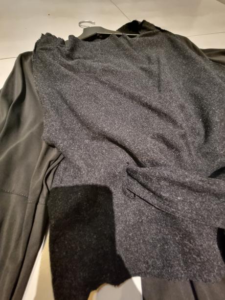 Nové čierne šaty nehera, 34