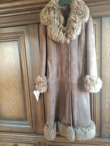 Kožuch veľkosť s, 36