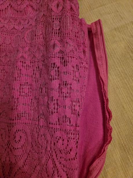 Cyklamenové šaty, 158