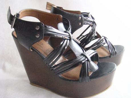 Nenosene les petit bombes  klinové sandále, 39