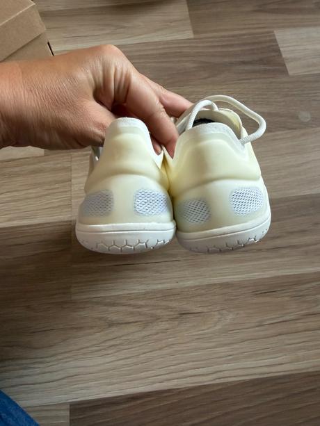 Nove barefoot tenisky, vivobarefoot,35