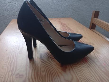 Čierne topánky, 40