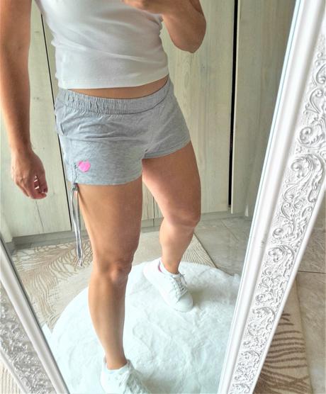 Kraťase so srdiečkom-m, m