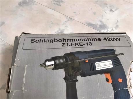 Elektrická príklepová vrtačka,