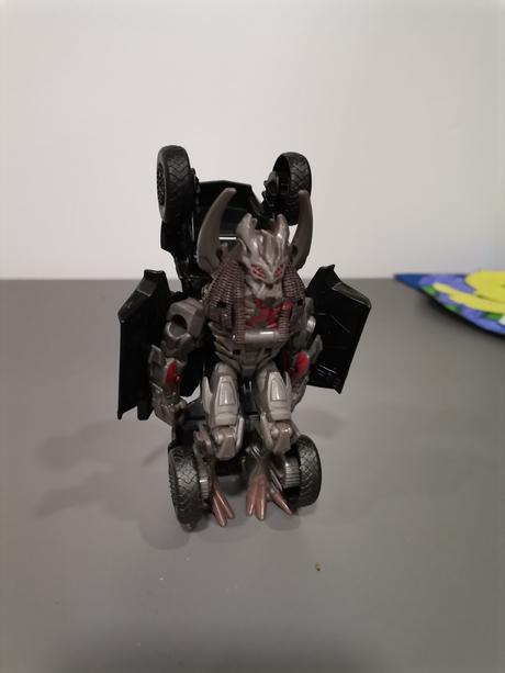 Transformer auto a stíhačka, 