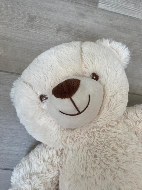 Vačší biely macko,