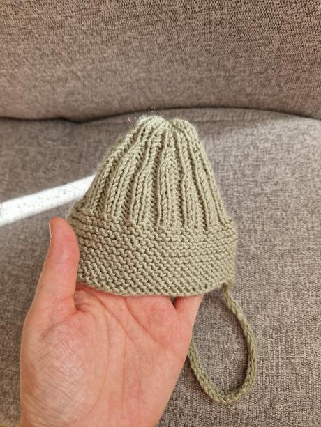 Štrikovaná čiapka pre novorodenca, 50