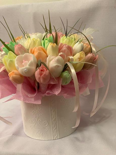 Veľká mydlova kytica v boxe, 