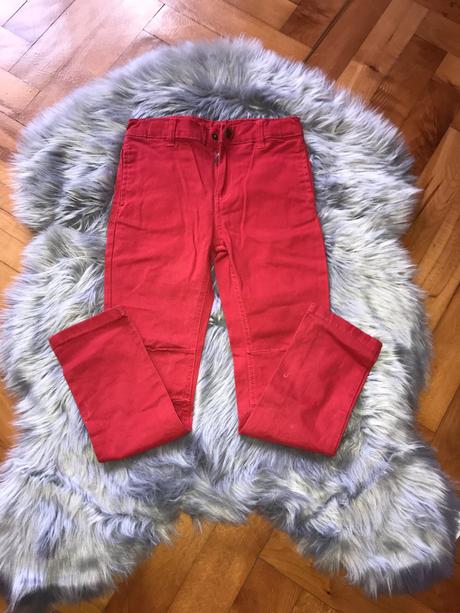 Červené rifľové nohavice, 128