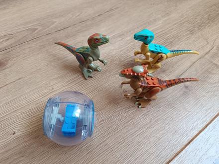 Raptory a gula z jurassic world,