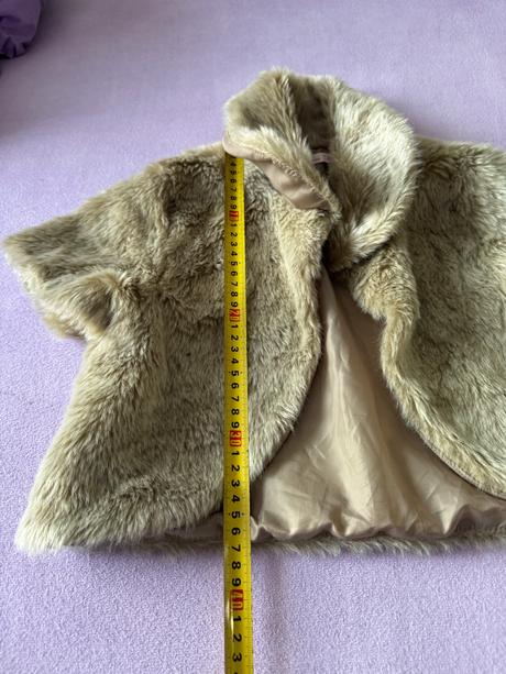 Bolerkova kožušinova vesta, 152