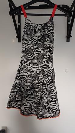 Divčenské šaty, marks & spencer,128