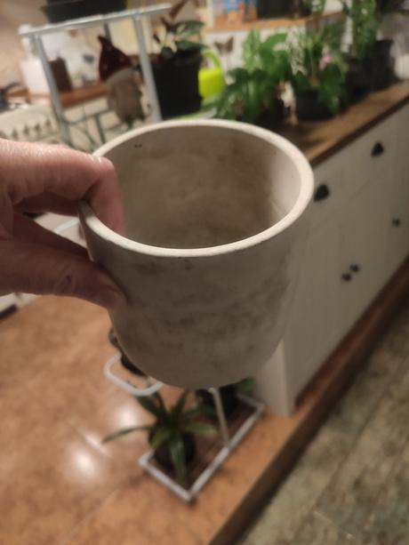 Keramický kvetináč, 