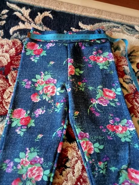 Teplučké kvetované legíny, 128