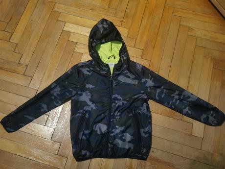 Sustiakova bunda, 122