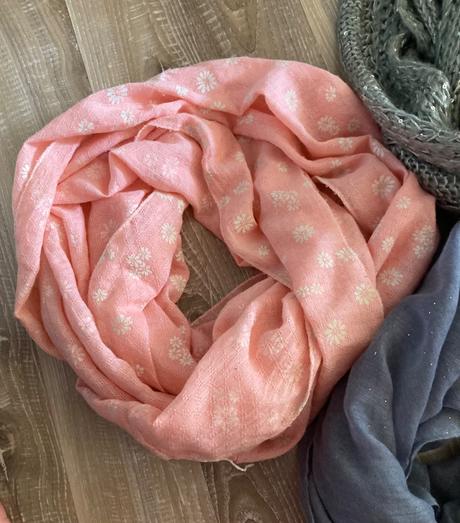 Balíček šál,nákrčník,šatky cena spolu za 11 ks, 