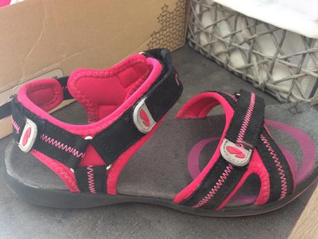 Sandálky, veľ. 37-38, 4 eur, 38